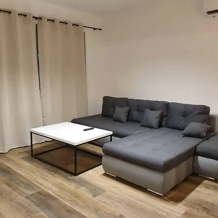 Dujo Ubytování v soukromí Turanj